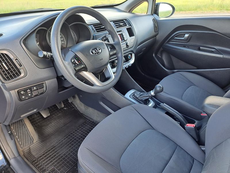 Kia Rio 1.3 PĚKNÝ STAV 1. MAJITEL - fotka 9 z 34