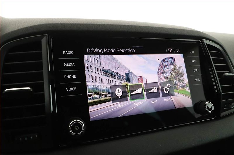 Škoda Karoq (2024) Sportline 1.5 TSI - fotka 13 z 17
