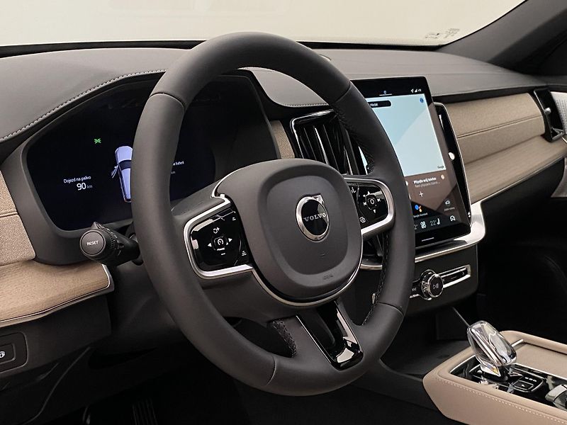 Volvo XC90 (2026) T8 AWD Plug-in DARK PLUS 7m - fotka 4 z 78