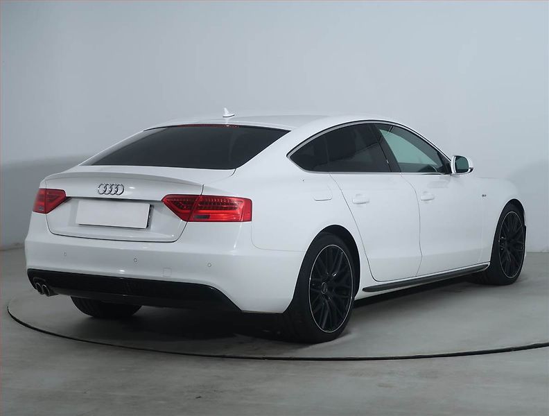 Audi A5 (2016) S-Line 2.0 TDI, 4X4, Automat - fotka 5 z 21