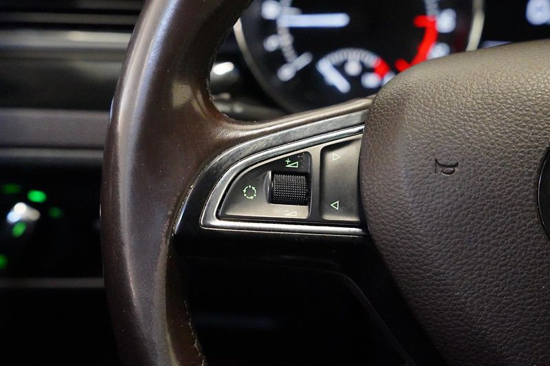 Škoda Superb - fotka 16 z 29