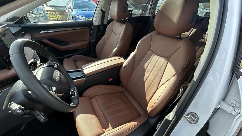 Škoda Superb (2025) TDI, 4x4, DSG, L&K, PANO,NEZ.T - fotka 18 z 28