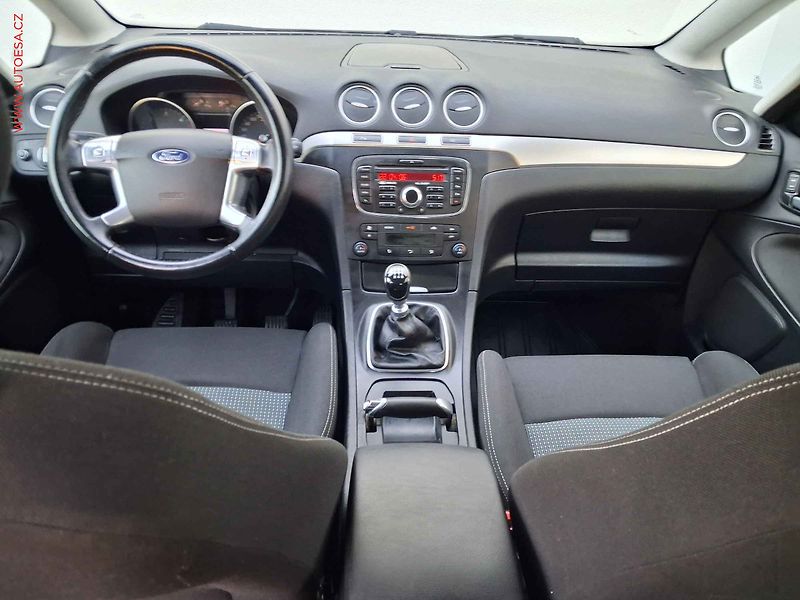 Ford S-MAX (2012) 2.0 TDCi, AC, park.čidla - fotka 8 z 15