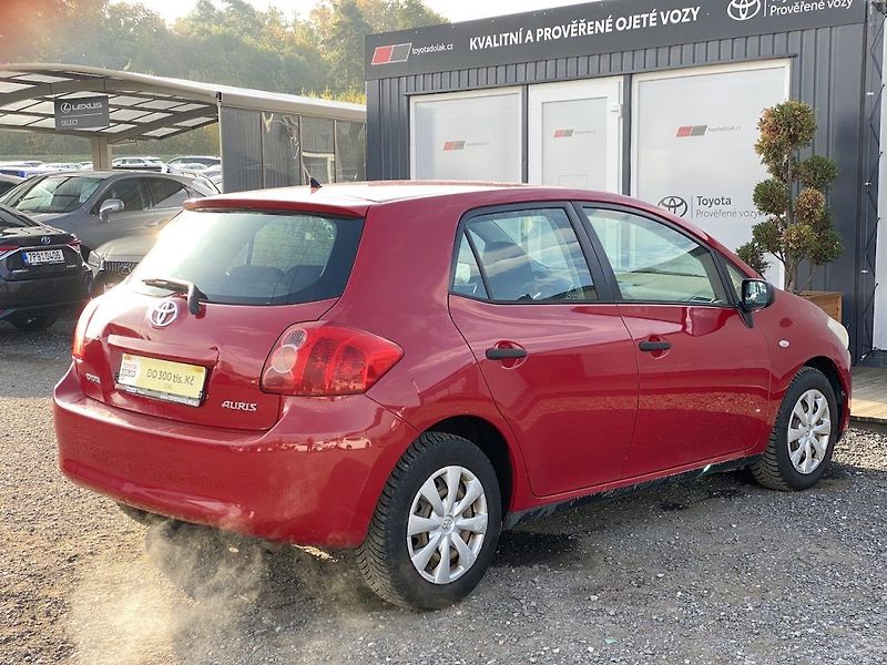 Toyota Auris 1.4i, ČR, manual, STK - fotka 7 z 13