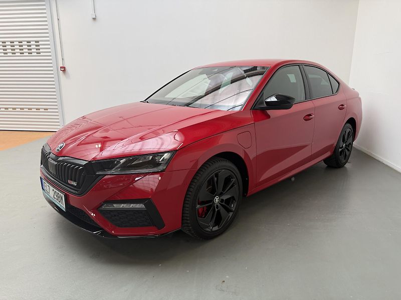 Škoda Octavia 2.0 TSI 180kW DSG RS - fotka 2 z 13
