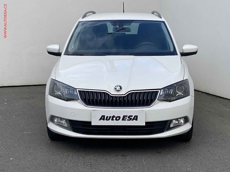Škoda Fabia (2015) 1.2TSi, ČR, AC, tempo, park - fotka 2 z 16