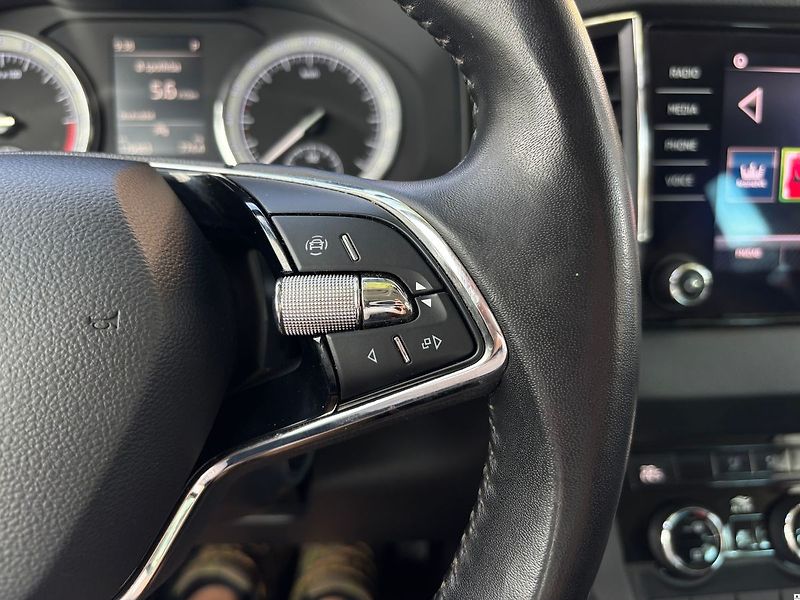 Škoda Karoq 2.0TDi-DSG/2023/ČR.DPH.1MAJ-ZÁ - fotka 32 z 47