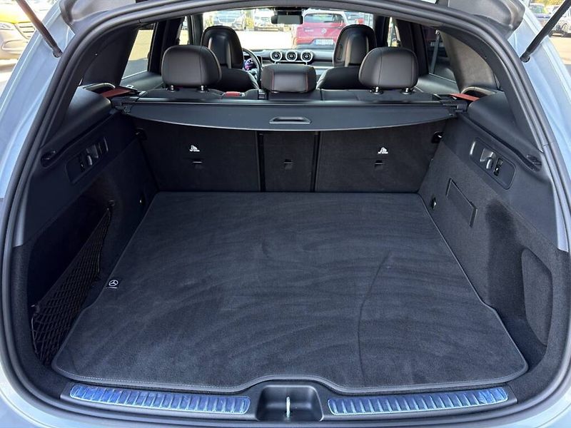 Mercedes-Benz GLC (2025) AMG 43 4MATIC - fotka 26 z 29