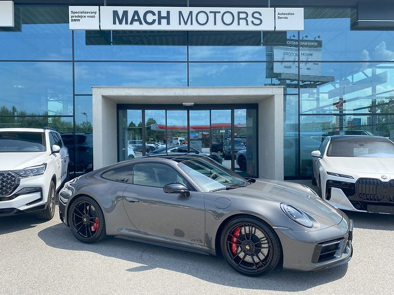 Porsche 911 (2024) Carrera 4 GTS Panorama - fotka 2 z 32