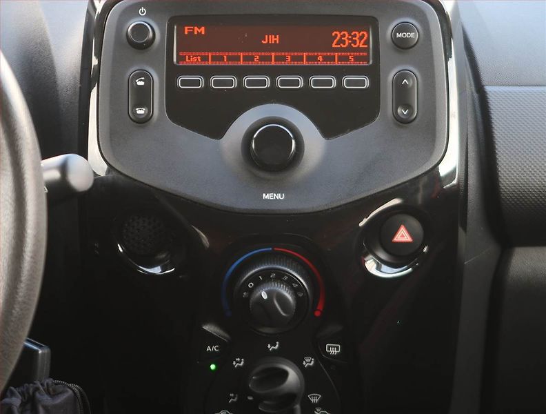 Citroën C1 (2021) 1.0 VTi, Serv.kniha - fotka 12 z 16