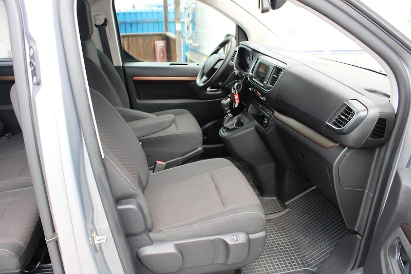 Toyota ProAce Verso (2022) 2,0D TEMPOMAT 8MÍST  KLIMA  - fotka 15 z 18