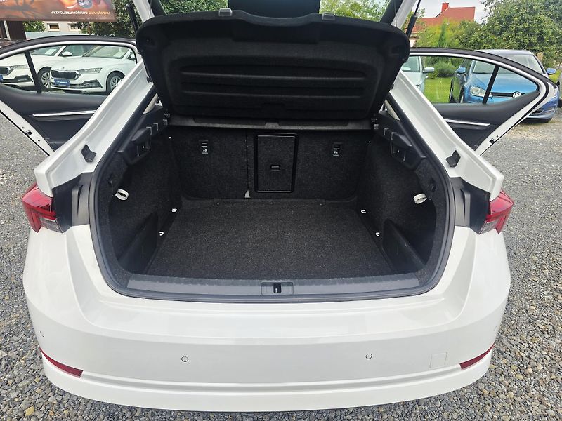 Škoda Octavia 2.0TDI 110KW DSG STYLE+ MATRIX - fotka 20 z 39