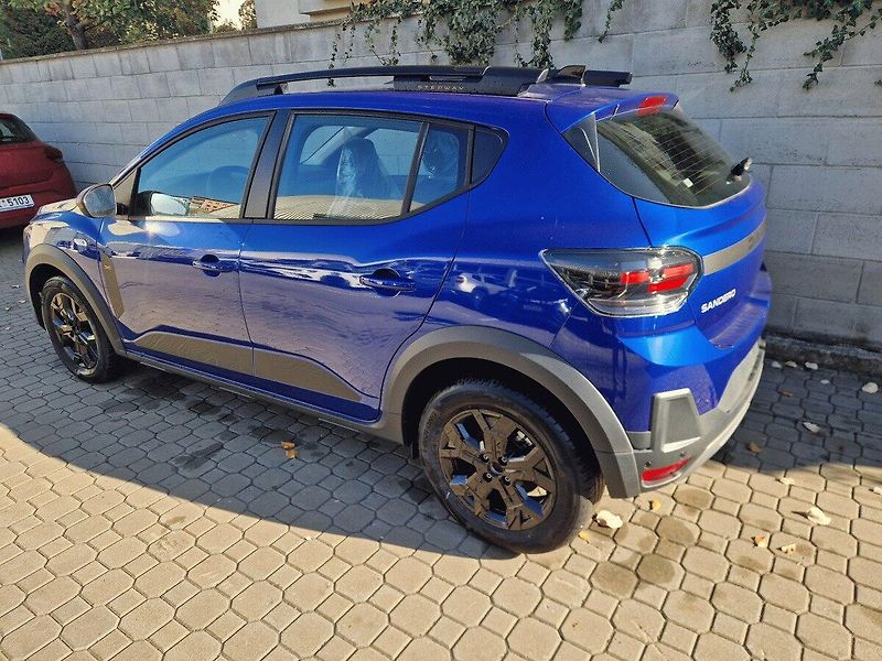 Dacia Sandero (2026) Stepway Extreme Eco-G 120 - fotka 2 z 3