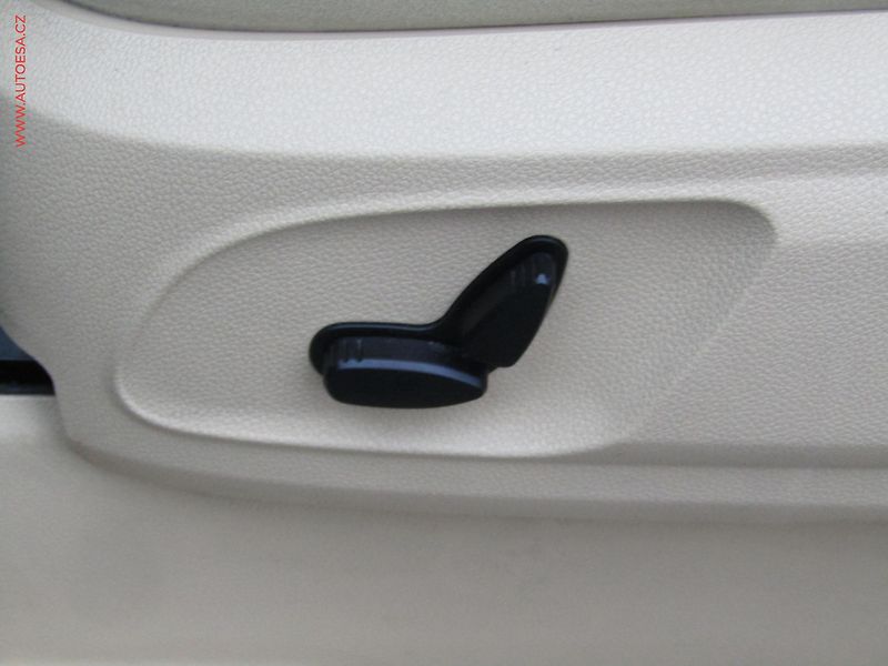 Ford C-MAX (2008) 1.8 TDCi, ČR, AC - fotka 16 z 17