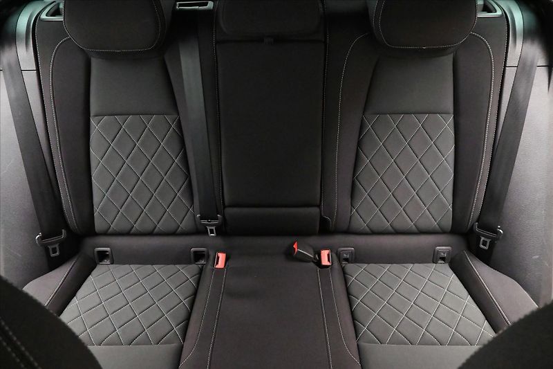 Škoda Karoq 2,0 TDI 110kW DSG 4x4 Sportlin - fotka 28 z 31