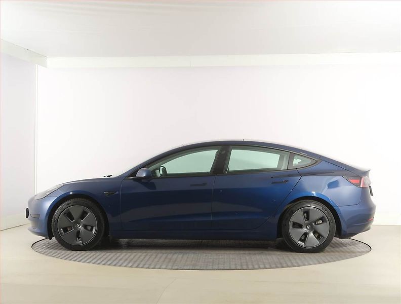 Tesla Model 3 (2021) Std Range Plus 55kWh, SoH 85% - fotka 3 z 32