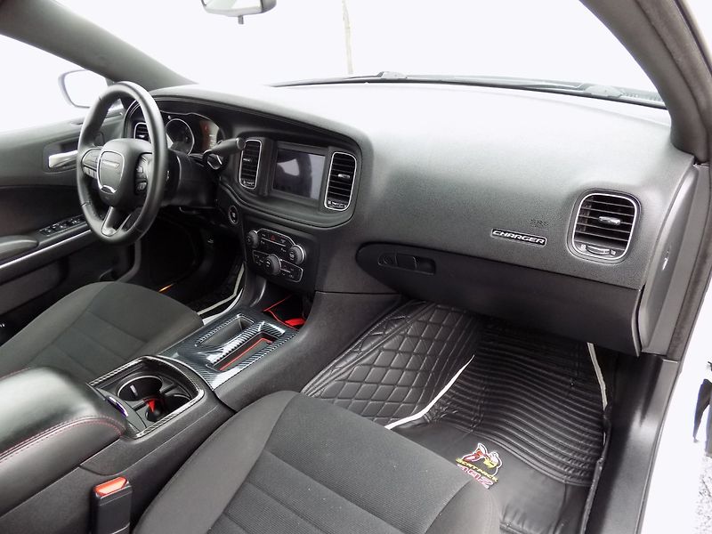 Dodge Charger (2019) 5,7 HEMI/AWD/AT/ - fotka 12 z 34