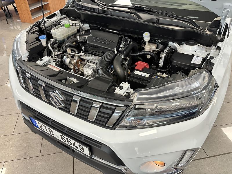 Suzuki Vitara 1.4 Elegance Panorama 4x4 6AT - fotka 36 z 48