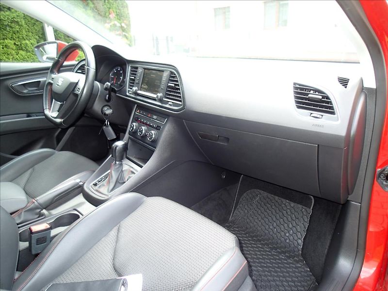 Seat Leon 2,0 TDi, FR, Dsg, ČR - fotka 35 z 49