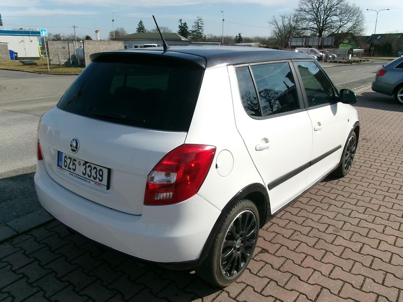 Škoda Fabia (2012) 1,2 TSI KLIMA ALU HF BT - fotka 5 z 25