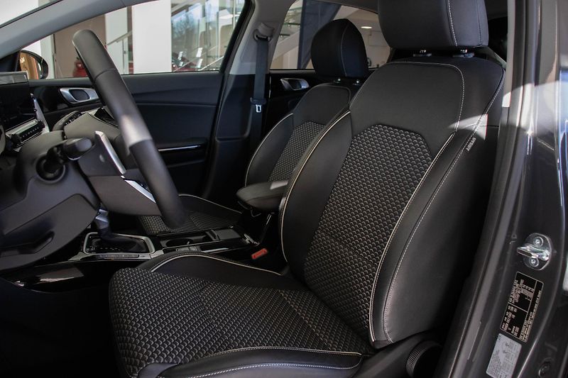 Kia XCeed 1.6 T-GDI GPF 7DCT EXCLUSIVE - fotka 14 z 17