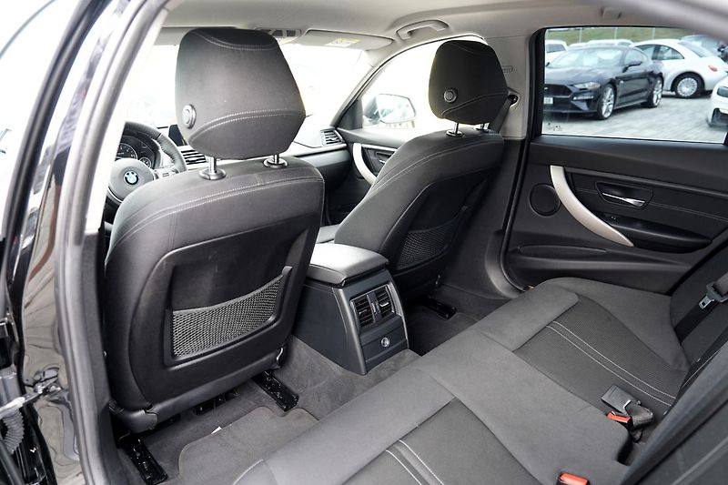 BMW Řada 3 320d automat/EfficientDynamic/ - fotka 31 z 39