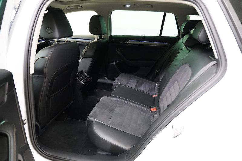 Škoda Superb - fotka 25 z 27