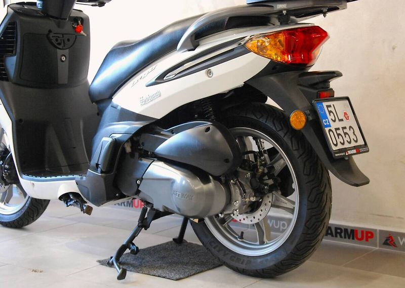 Keeway Logik 125 (2019) LOGIK 125i - stroj od nás, ser - fotka 19 z 20