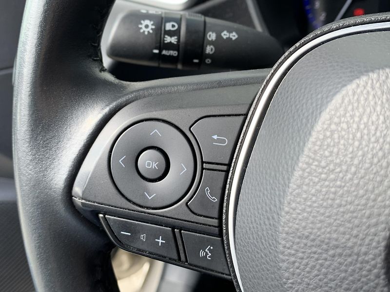 Toyota Corolla SD COMFORT TECH STYLE 1.5 VVTi - fotka 18 z 28