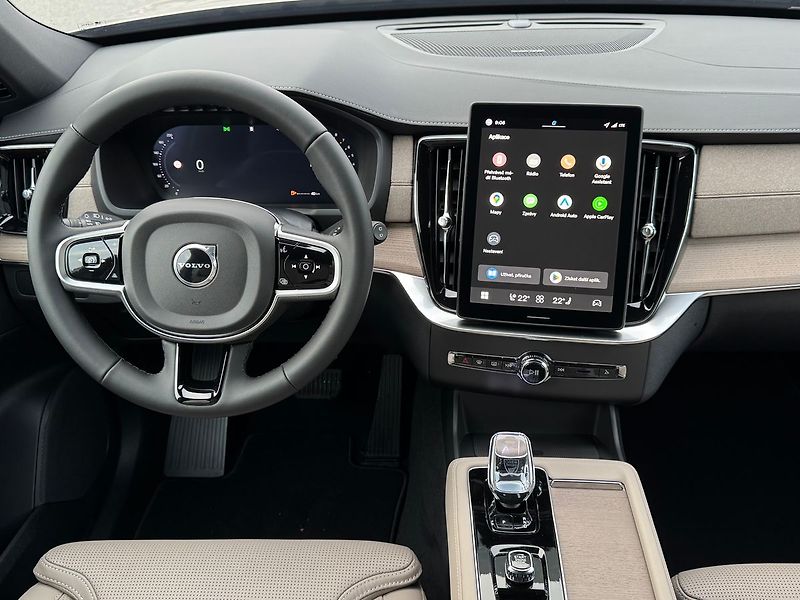 Volvo XC90 PLUS T8 360°, VENTILACE, 335kW - fotka 22 z 23