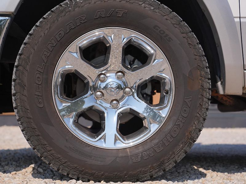 Dodge RAM 1500 (2013) 5.7 Hemi Quadcab LoneStar - fotka 21 z 21