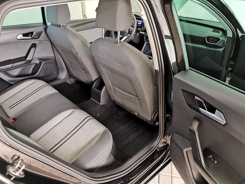 Seat Leon (2022) 1.5 Tsi DSG KESSY LED VIRTUÁL  - fotka 15 z 30