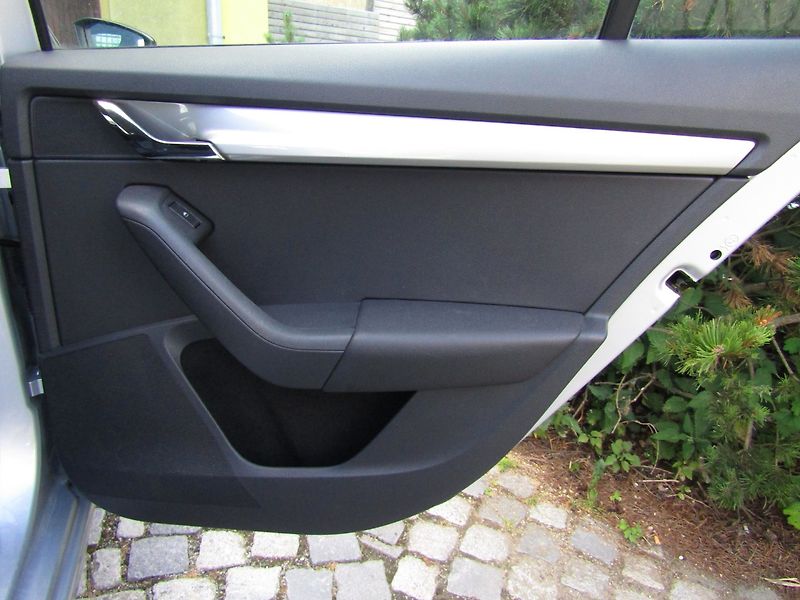 Škoda Octavia (2014) 1.6 TDI 77kW  1.MAJITEL - fotka 24 z 35
