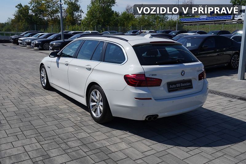 BMW Řada 5 520d xDrive 135kW KŮŽE/NAVI/TE - fotka 2 z 11