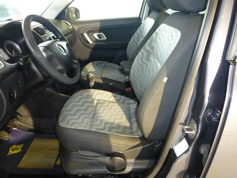 Škoda Fabia (2009) 1,6I-77KW***KLIMATIZACE***ALU - fotka 8 z 19