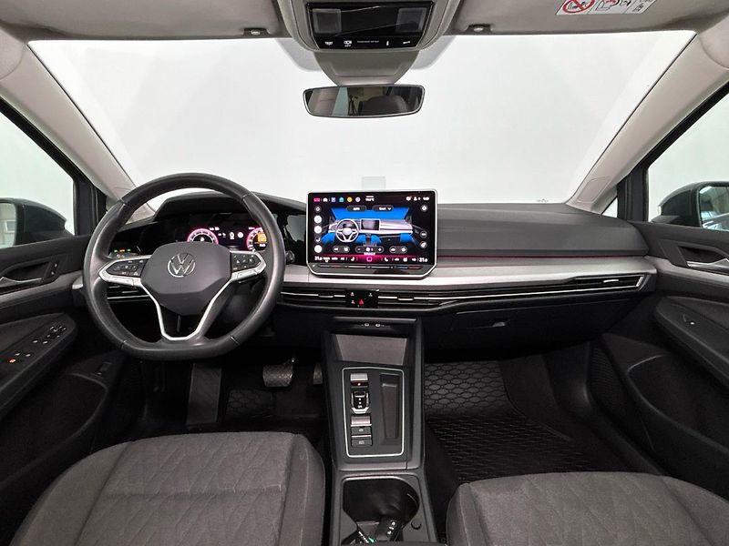 Volkswagen Golf Life DSG - fotka 5 z 29