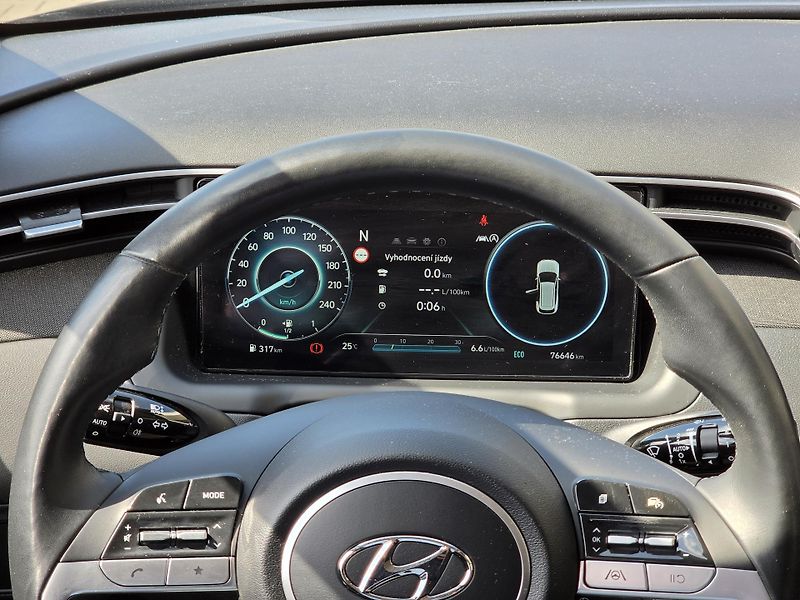 Hyundai Tucson (2021) 1,6TGDI 132kW SMART 18 - fotka 16 z 19