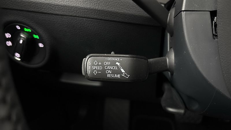Škoda Superb 2.0 TDI DSG 4x4 Style Combi - fotka 14 z 31