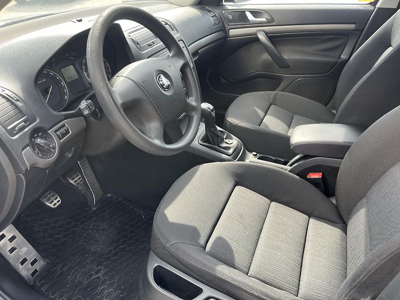 Škoda Octavia (2005) 1.9TDi 77Kw Tažné, REZERVACE! - fotka 11 z 17