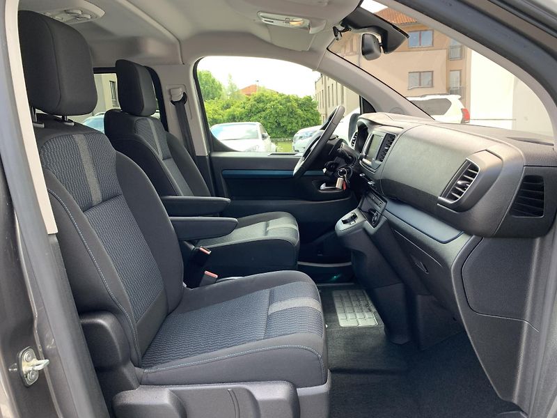 Peugeot Traveller L2 ACTIVE 2.0 BlueHDi 130kW AT - fotka 19 z 20