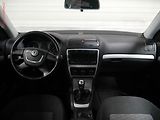 Škoda Octavia (2010) 1.9 TDI, ČR, AC, TZ, temp. - náhled 8
