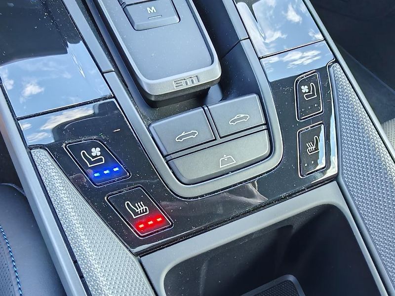 Porsche 911 Carrera S, Chrono, BOSE - fotka 25 z 38