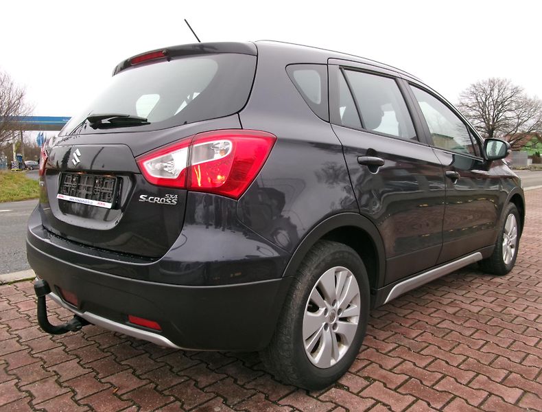 Suzuki SX4 S-Cross (2014) 1,6i AC TEMP VÝHŘEV TAŽNÉ - fotka 9 z 30