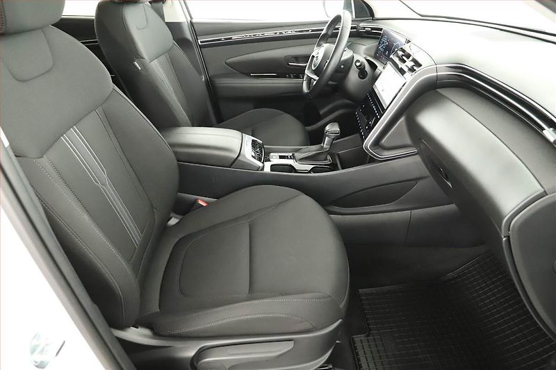 Hyundai Tucson (2023) Smart 1.6 T-GDI 48V MHEV - fotka 7 z 16