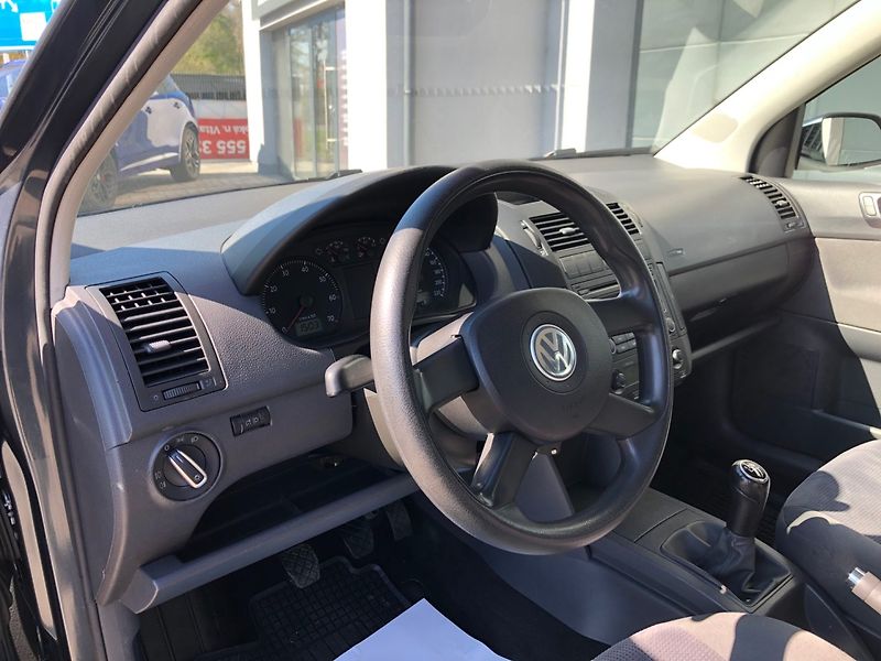 Volkswagen Polo (2006) 1.2 - fotka 17 z 25