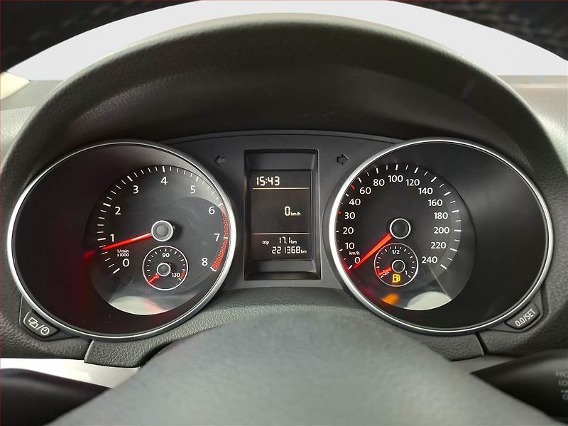 Volkswagen Golf (2013) 1.2 TSI, Tempomat - fotka 11 z 16