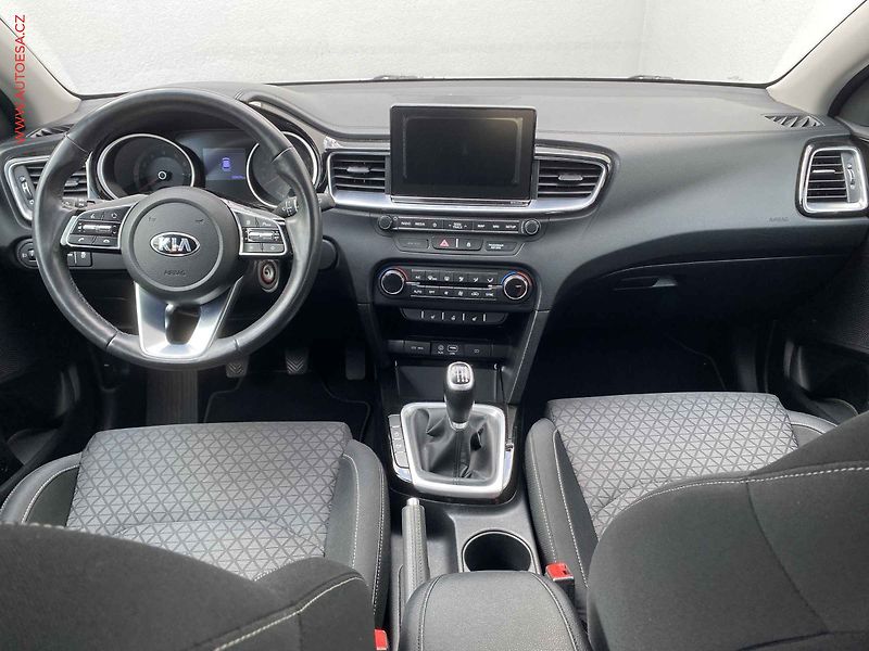 Kia Ceed (2019) 1.4 T-GDi, Navi, kamera - fotka 8 z 18