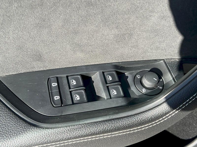 Škoda Superb (2024) kombi SportLine 2.0 TDI 147 kW - fotka 35 z 40