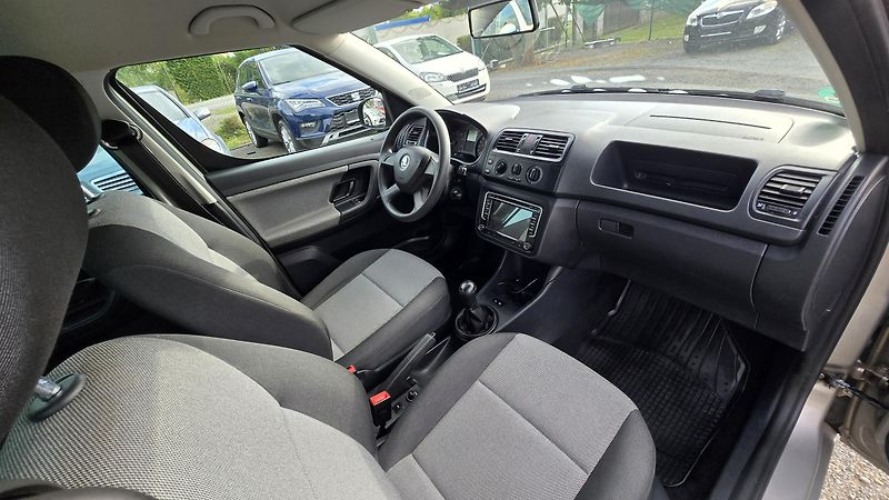 Škoda Roomster 1.4 16V ACTIVE +EDITION 1.MAJ. - fotka 23 z 35