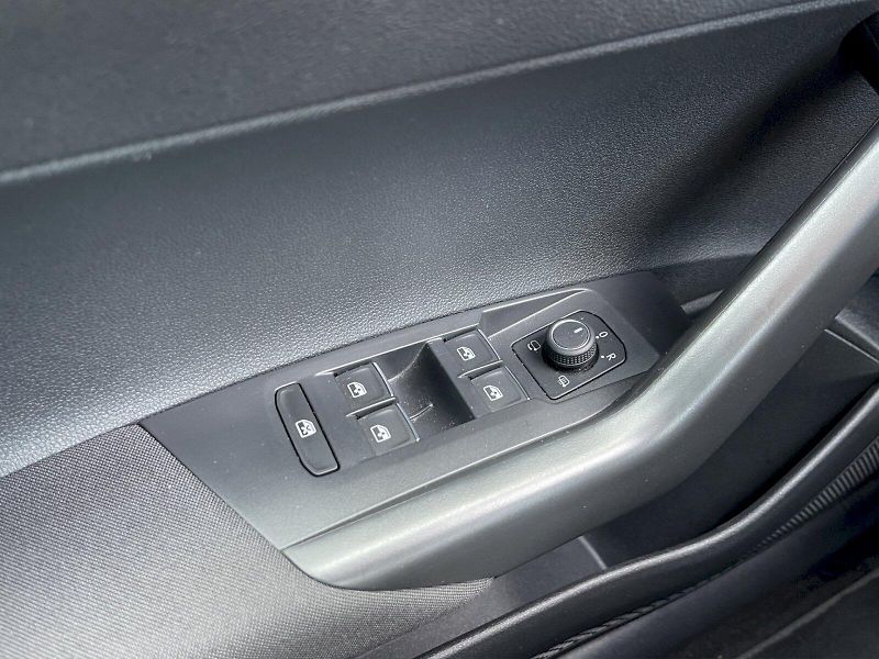 Volkswagen Taigo (2023) 1.0 TSI 81 kW Style Plus - fotka 21 z 33